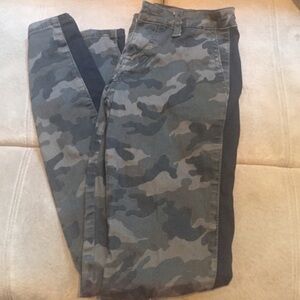 Camo skinny jeans